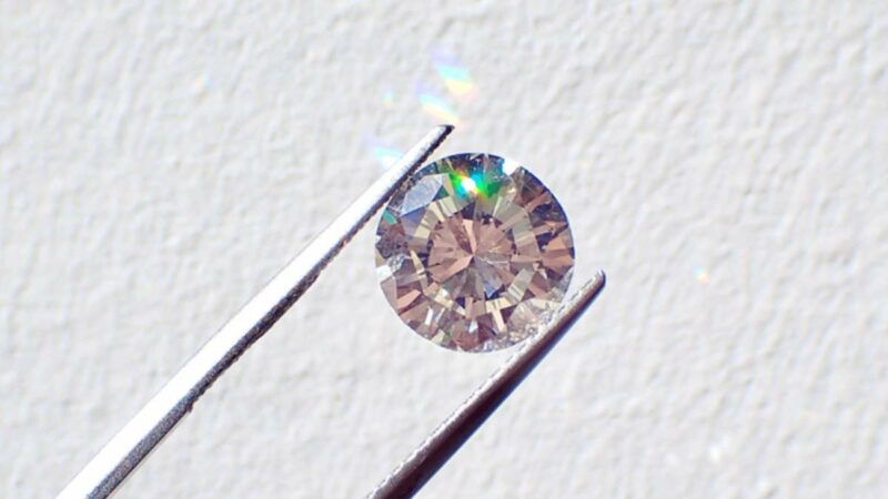 De Beers to Cease Lab-Grown Diamond Production for Lightbox Jewellery de beers group